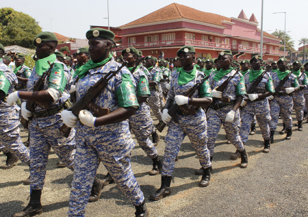 Столица африканской страны оказалась захвачена военными