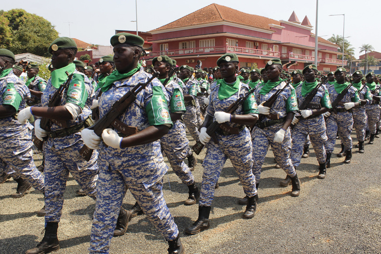 Солдаты в Бисау