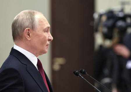 Кремль сообщил об окончании визита Путина в Киргизию