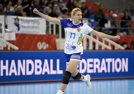 Поборовшая рак Бобровникова поддержала Алдонина