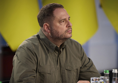 Бывший премьер Украины предупредил Ермака о скорой отставке