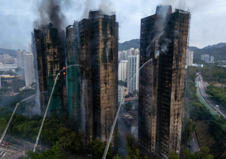 В Китае уточнили число жертв пожара в Гонконге