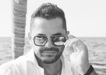 Умер известный албанский певец