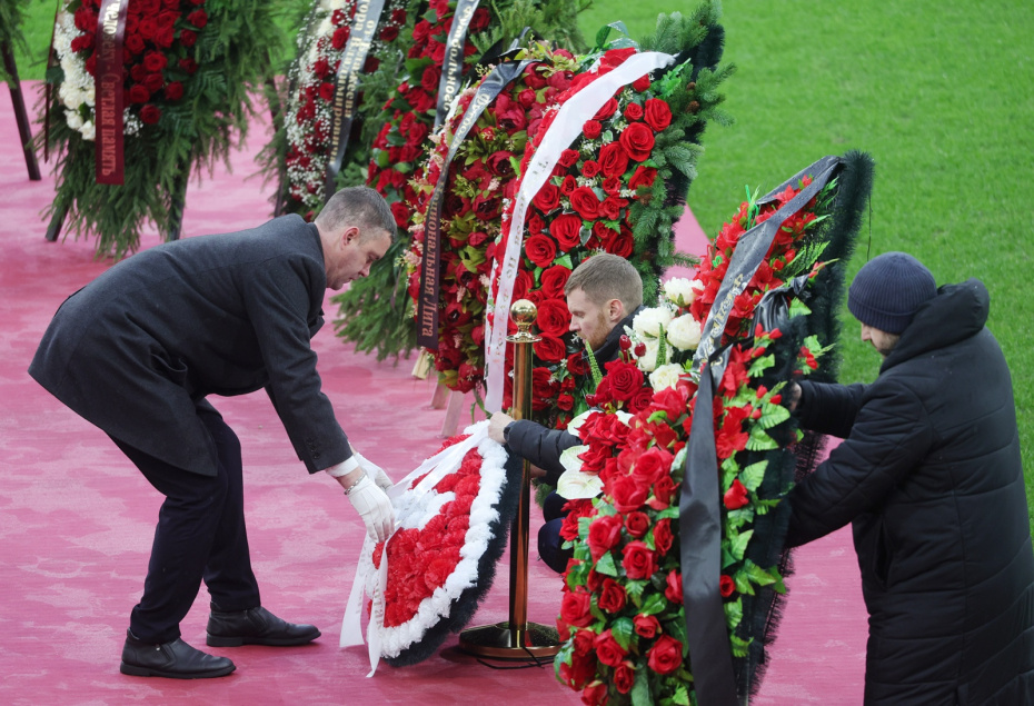 Церемония прощания с олимпийским чемпионом 1956 года в составе сборной СССР по футболу Никитой Симоняном на стадионе «ЛУКОЙЛ Арена» в Москве