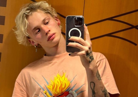 Продюсер ответил, что будет с карьерой Милохина в случае возвращения в РФ