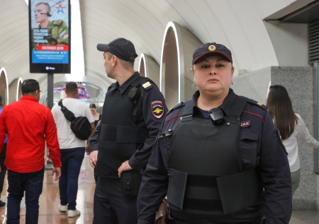Безумная погоня за грабителем в метро Москвы попала на видео