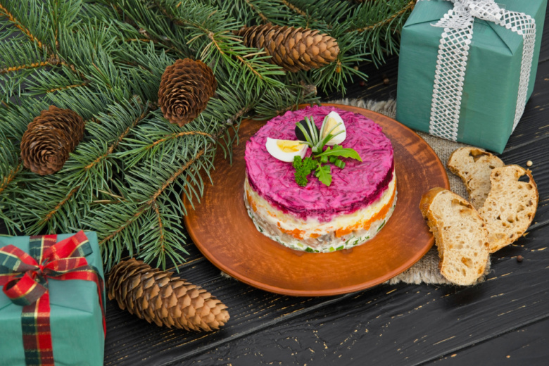 Сельдь под шубой с яблоком: свежий секрет старого рецепта