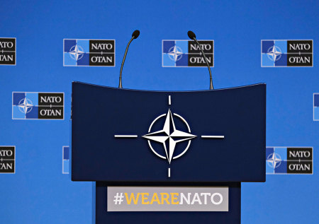 «Скоро умрет»: на Западе «похоронили» НАТО