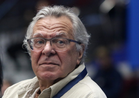 «Первый пойду рыть окопы»: как сейчас живет Андрей Ургант