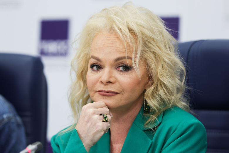 Лариса Долина