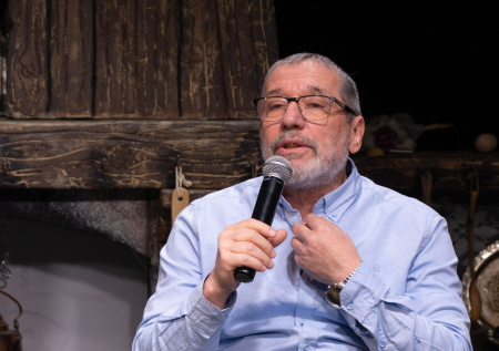 «В связи с утратой доверия»: суд уволил худрука российского театра