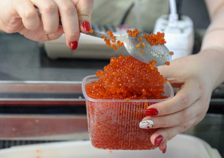 Россиян предупредили о смертельной опасности красной икры