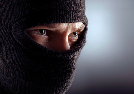 Стало известно, где скрываются организаторы аферы с квартирой Долиной