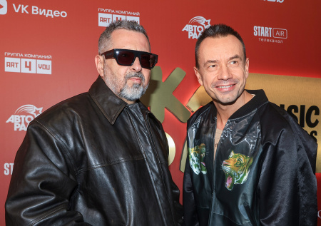 Названа сумма, которую заработает «самая новогодняя группа» в декабре