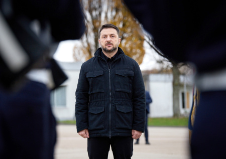 Зеленского — на вилы: кто и почему готовит военный переворот на Украине