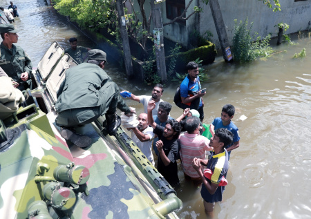 Сотни россиян застряли на популярном в Азии курорте из-за наводнений