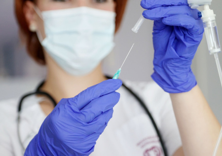 Мальчик после взрыва СВУ смог вылечиться и отправился домой