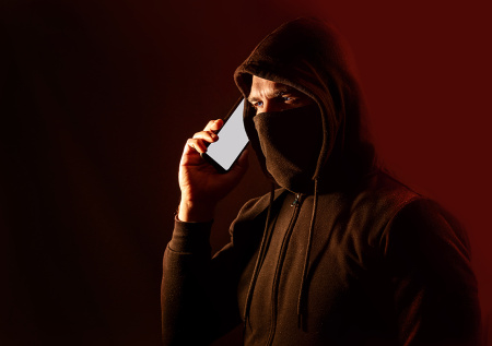 Скидки на ЖКУ, разблокировка симок: новые схемы мошенников — спасаем деньги