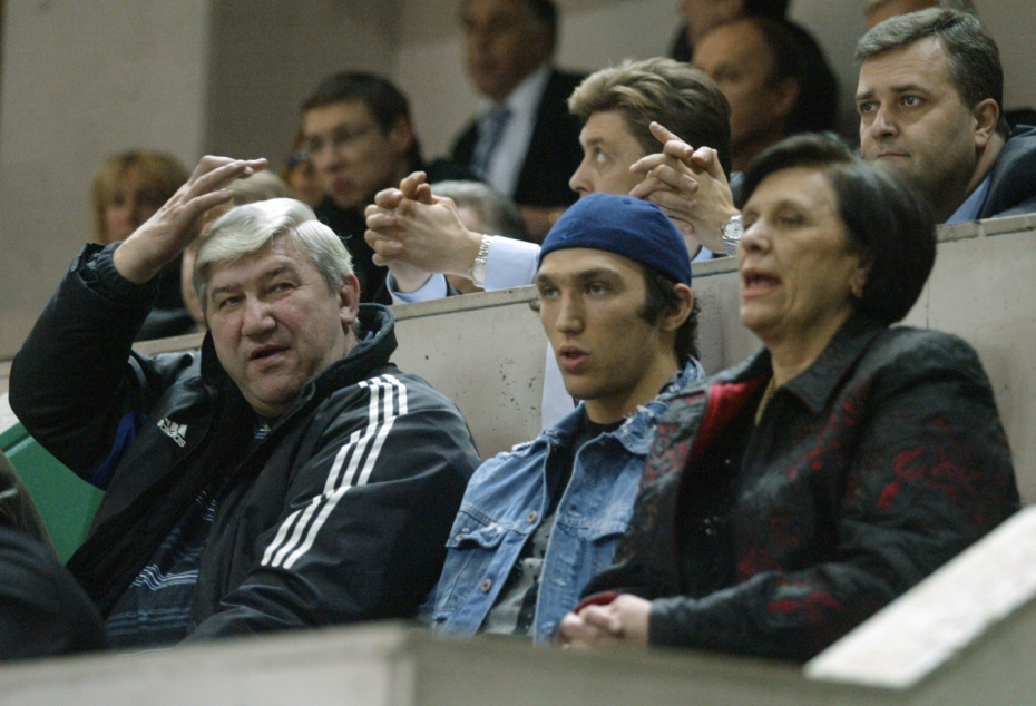 Татьяна Овечкина с мужем Михаилом (слева) и сыном Александром (в центре)