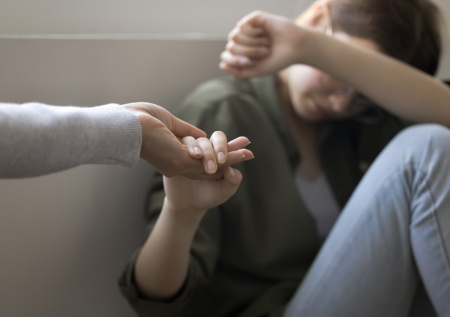 Психолог раскрыла, почему подростки начинают употреблять наркотики