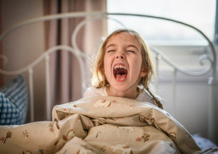 Психолог перечислила способы справиться с плачем ребенка без причины