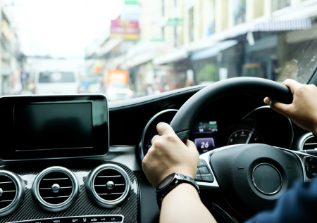 В Россию запретили ввозить два типа автомобилей из-за фар