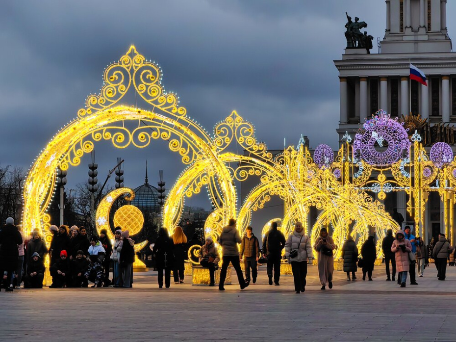 Новогодние световые инсталляции на ВДНХ