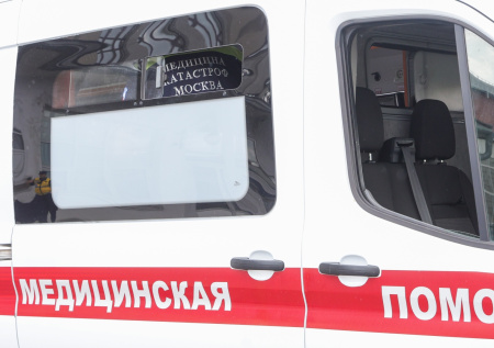 Петербуржец пустил в ход кулаки в машине скорой помощи