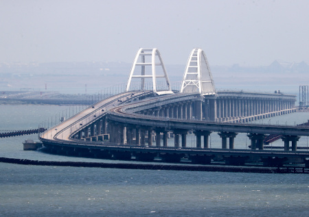 Еще одна категория ТС столкнулась с запретом на проезд по Крымскому мосту