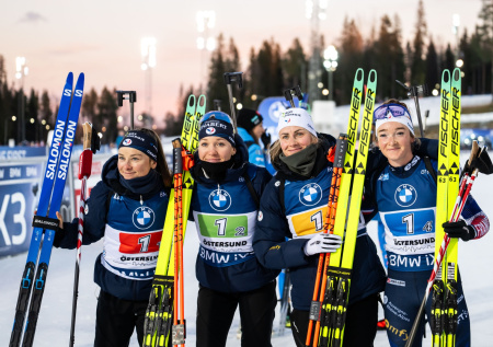 Франция победила в первой гонке Кубка мира по биатлону