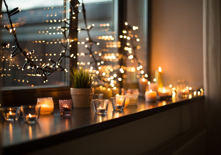 Россиянам напомнили о штрафах за украшенные гирляндами окна