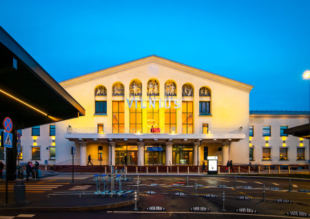 Аэропорт в Вильнюсе закрыли на восемь часов из-за белорусских зондов