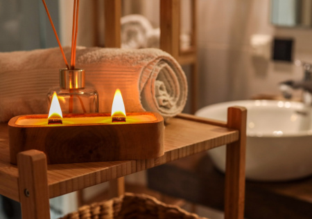 Москвичка спалила ванную из-за свечей и попала на видео