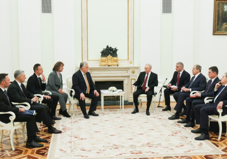 В Кремле объяснили зазор в расписании Орбана во время визита в Москву