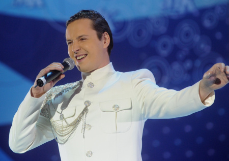 Витас снизил стоимость выступлений в России перед новогодними корпоративами