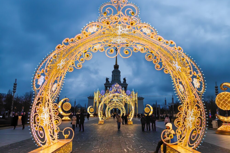Новогодние световые инсталляции на ВДНХ