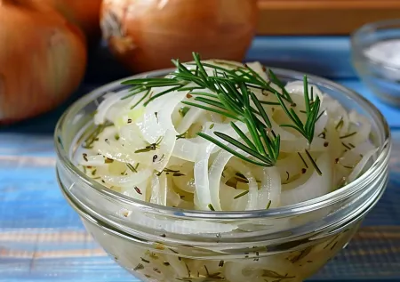 Как убрать горечь из репчатого лука за минуты: три простых способа, которые делают вкус блюда мягким и сбалансированным