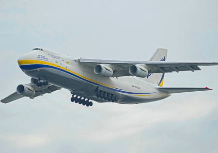 Самолет ВСУ перевез военную технику из Израиля