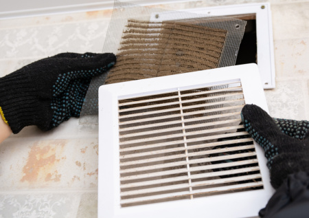 Чистая вентиляция без хлопот: простой трюк для сияющей решетки — быстрый способ, который экономит время и силы