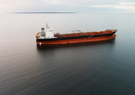 Стало известно, есть ли жертвы при атаке на танкеры с россиянами на борту