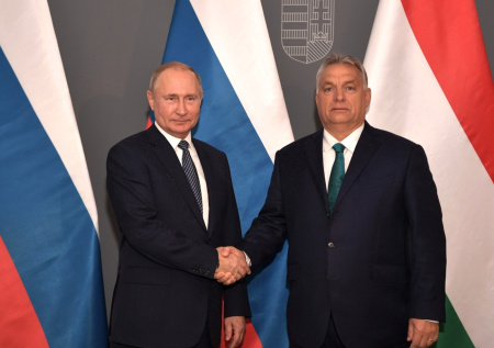 Переводчица Орбана исказила речь Путина