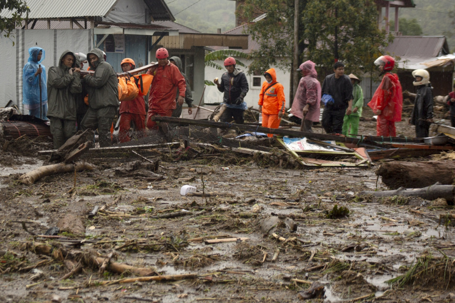 Оползни, Западная Суматра, Северная Суматра, Индонезия