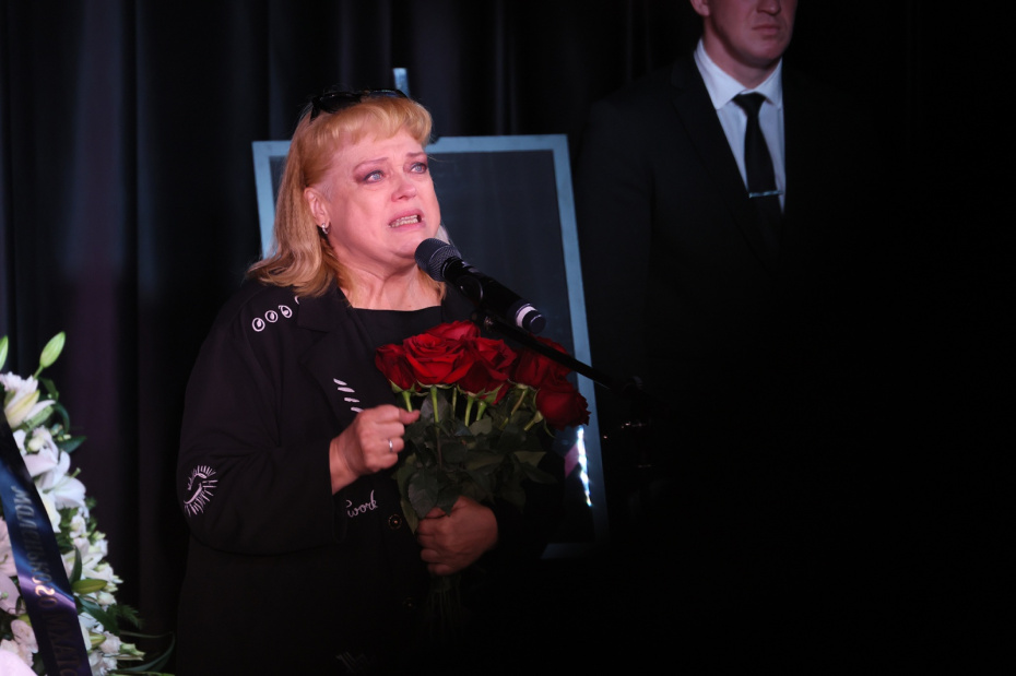 Любовь Руденко на церемонии прощания с Всеволодом Шиловским Московском театре Всеволода Шиловского в Москве