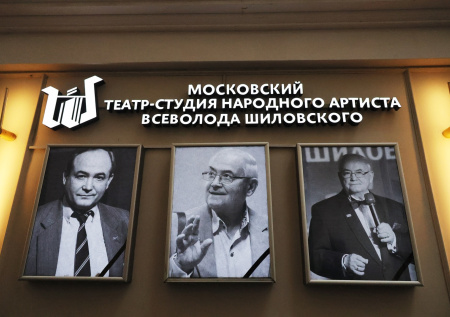 Клятвы у гроба «папы Севы»: фото с прощания с легендой кино Шиловским