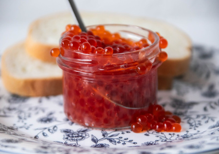 Пищевой технолог раскрыл, как правильно выбрать икру