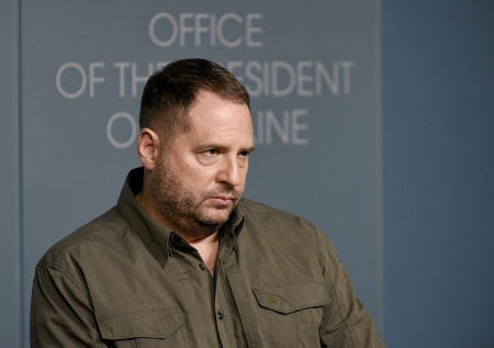 Экс-главе офиса Зеленского закрыли выезд с Украины