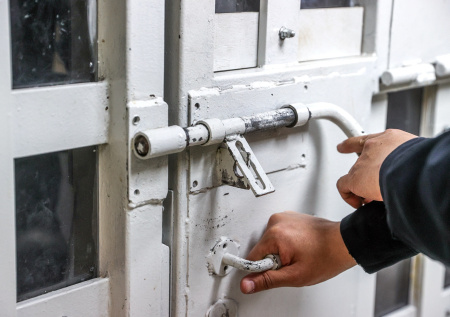 Подростков-насильников хотят приравнять к взрослым в суде