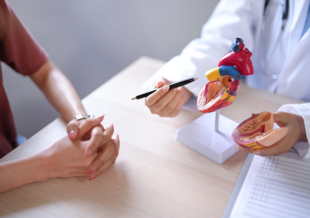 Врач раскрыл, кому нужно регулярно проверять сердце