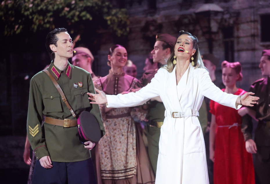 Марк Тишман и Юлия Паршута на концерте, посвящённом 50-летию песни «День Победы»