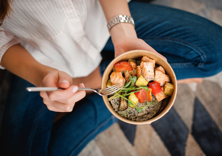 Диетолог назвала одну из главных опасностей высокобелковой диеты